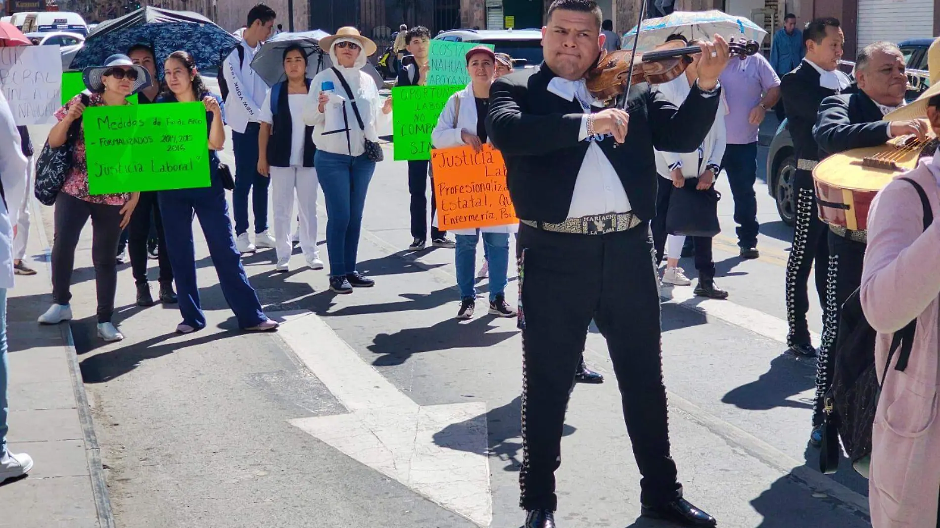 mariachi trabajdores salud adij